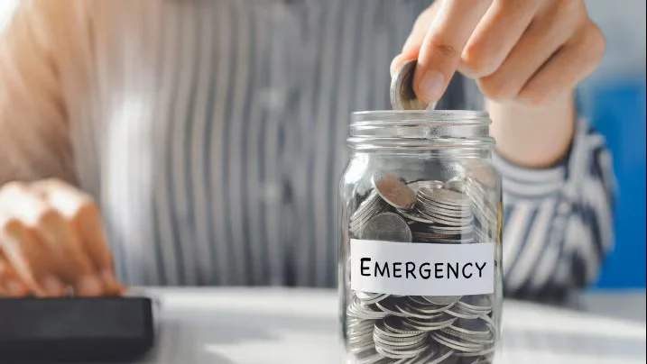 putting money for emergency fund